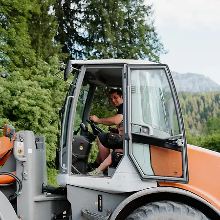 Gaestehaus Berger Lägenhet Tröpolach